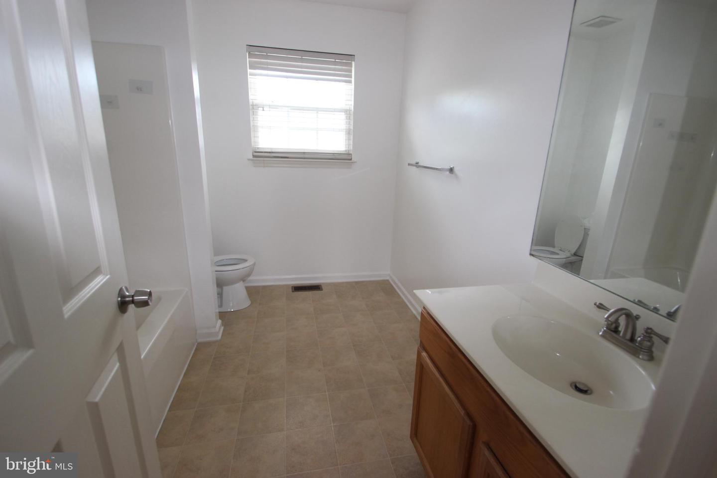 New Castle, Delaware, 19720, United States, 4 Bedrooms Bedrooms, ,3 BathroomsBathrooms,Residential,For Sale,2049034