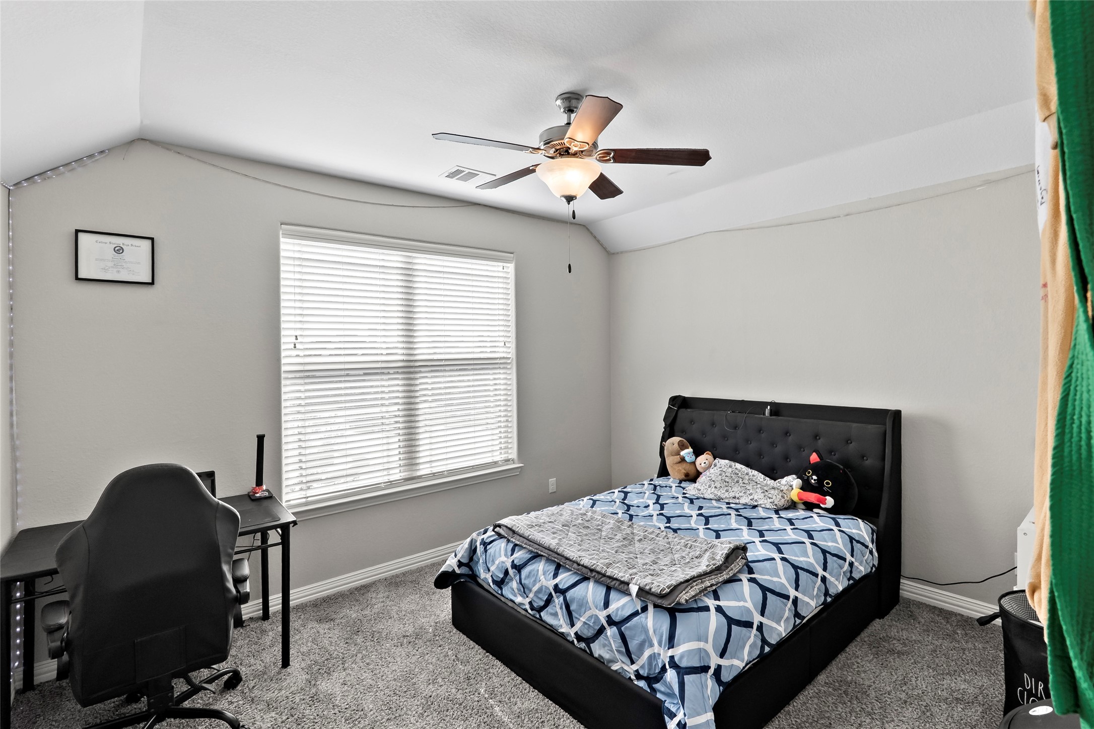 College Station, Texas, 77845, United States, 4 Bedrooms Bedrooms, ,3 BathroomsBathrooms,Residential,For Sale,1994441