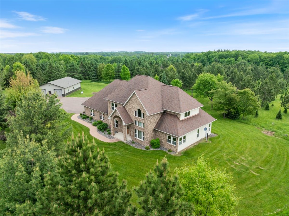 Medford, Wisconsin, 54451, United States, 4 Bedrooms Bedrooms, ,5 BathroomsBathrooms,Residential,For Sale,1881701