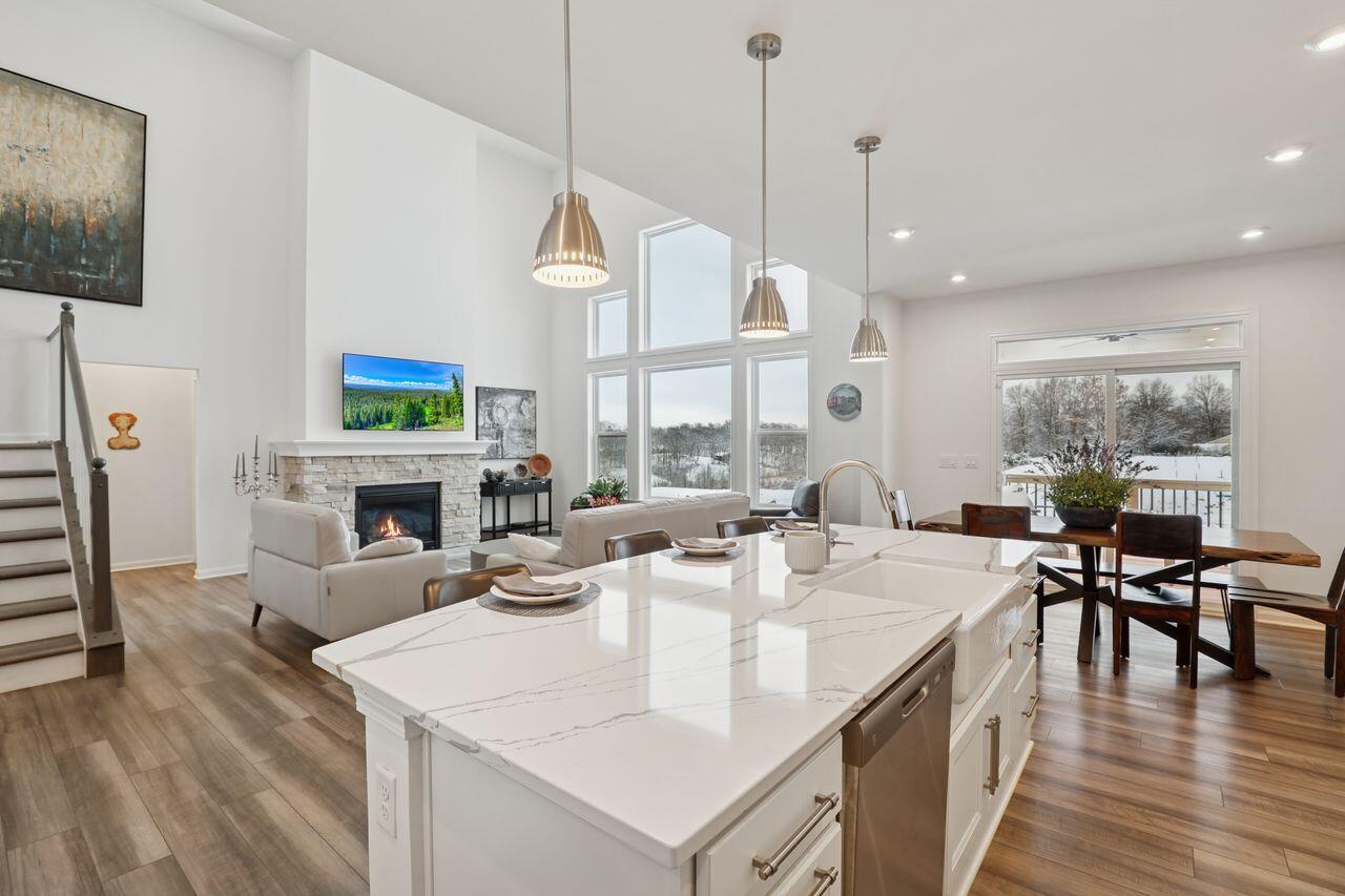 Covington, Kentucky, 41017, United States, 3 Bedrooms Bedrooms, ,3 BathroomsBathrooms,Residential,For Sale,2002248