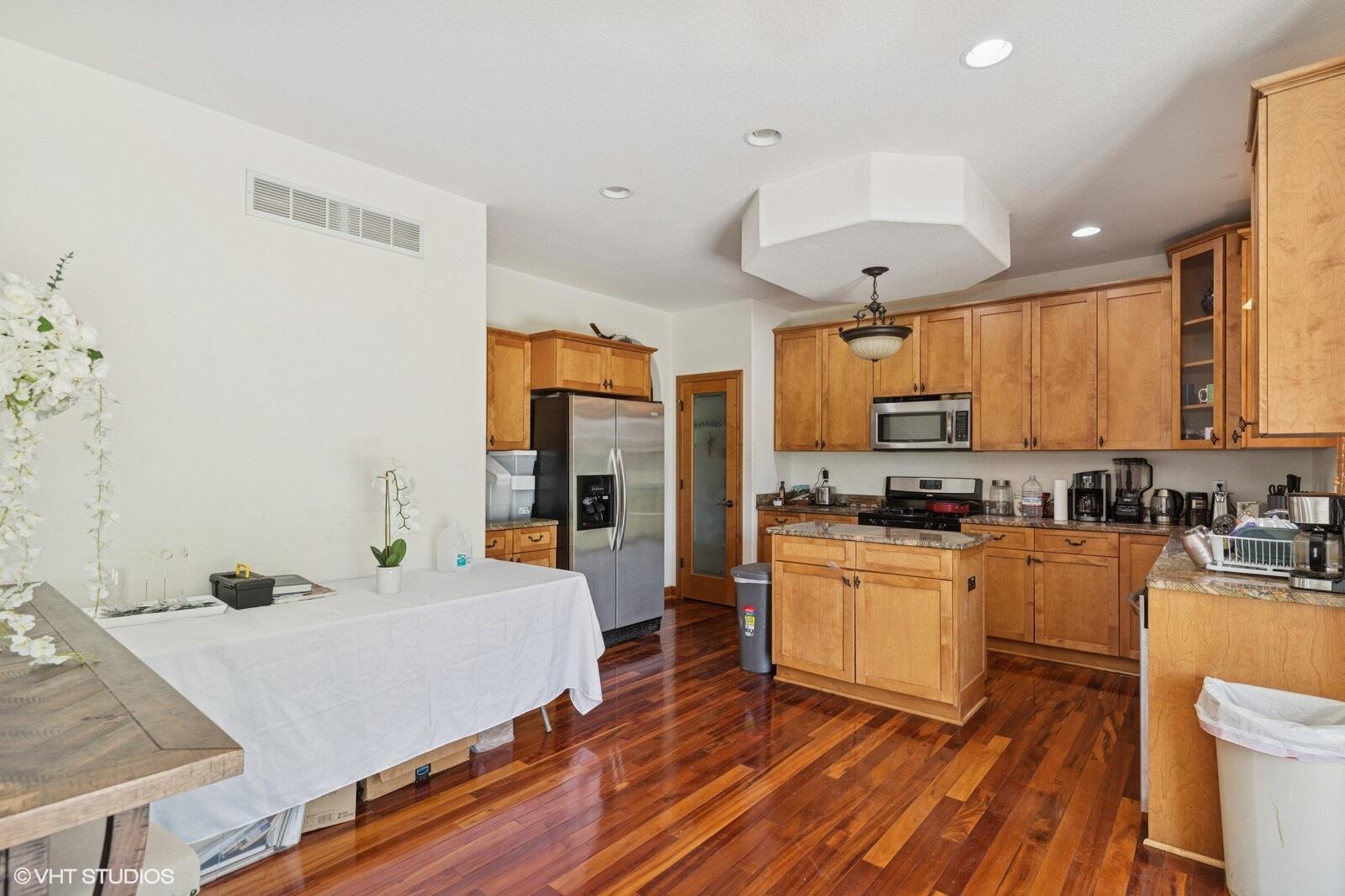 Caledonia, Wisconsin, 53126, United States, 4 Bedrooms Bedrooms, ,3 BathroomsBathrooms,Residential,For Sale,1882990