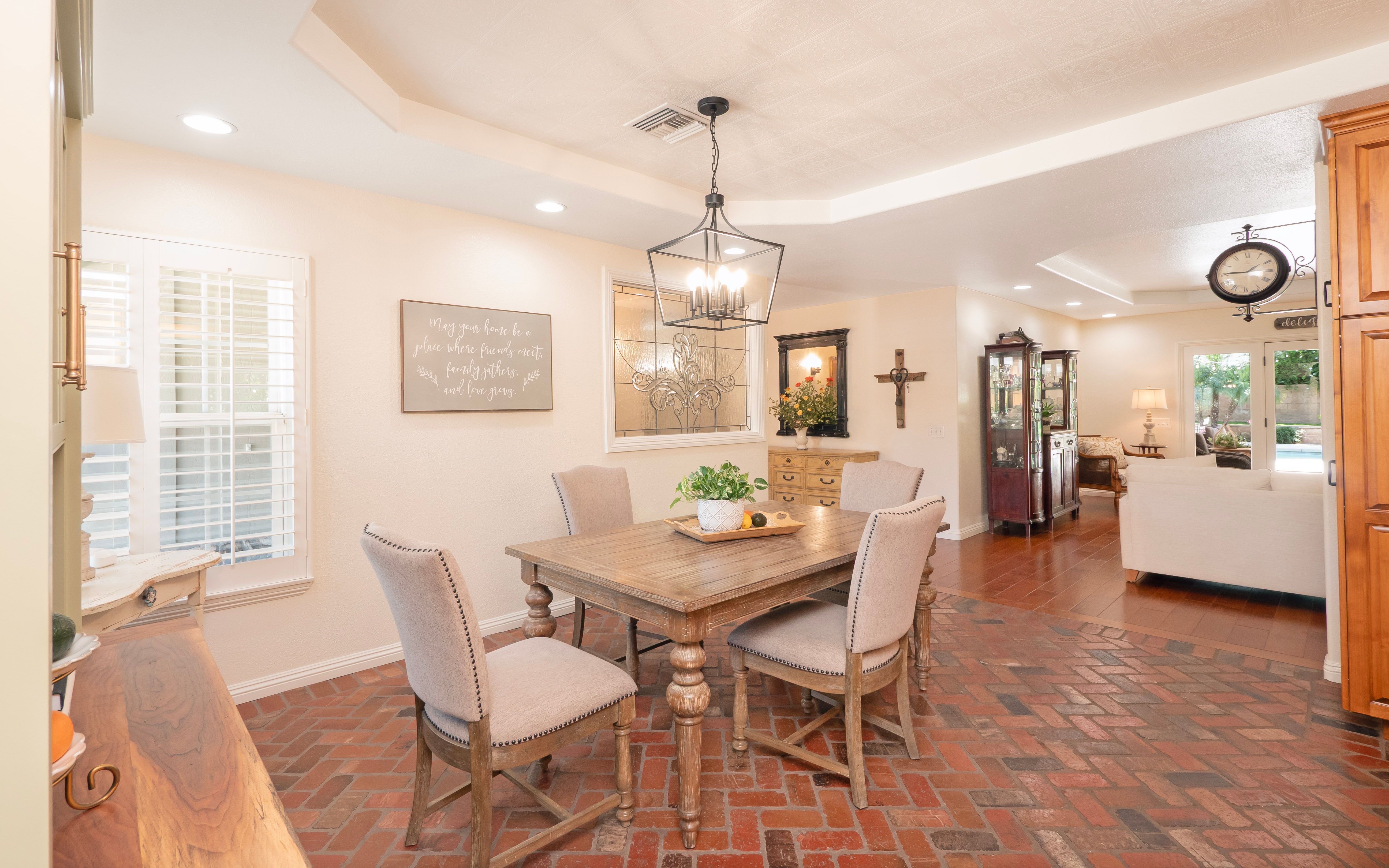  2372 Shadow Hill Drive, Riverside, CA 92506 - 物件實景