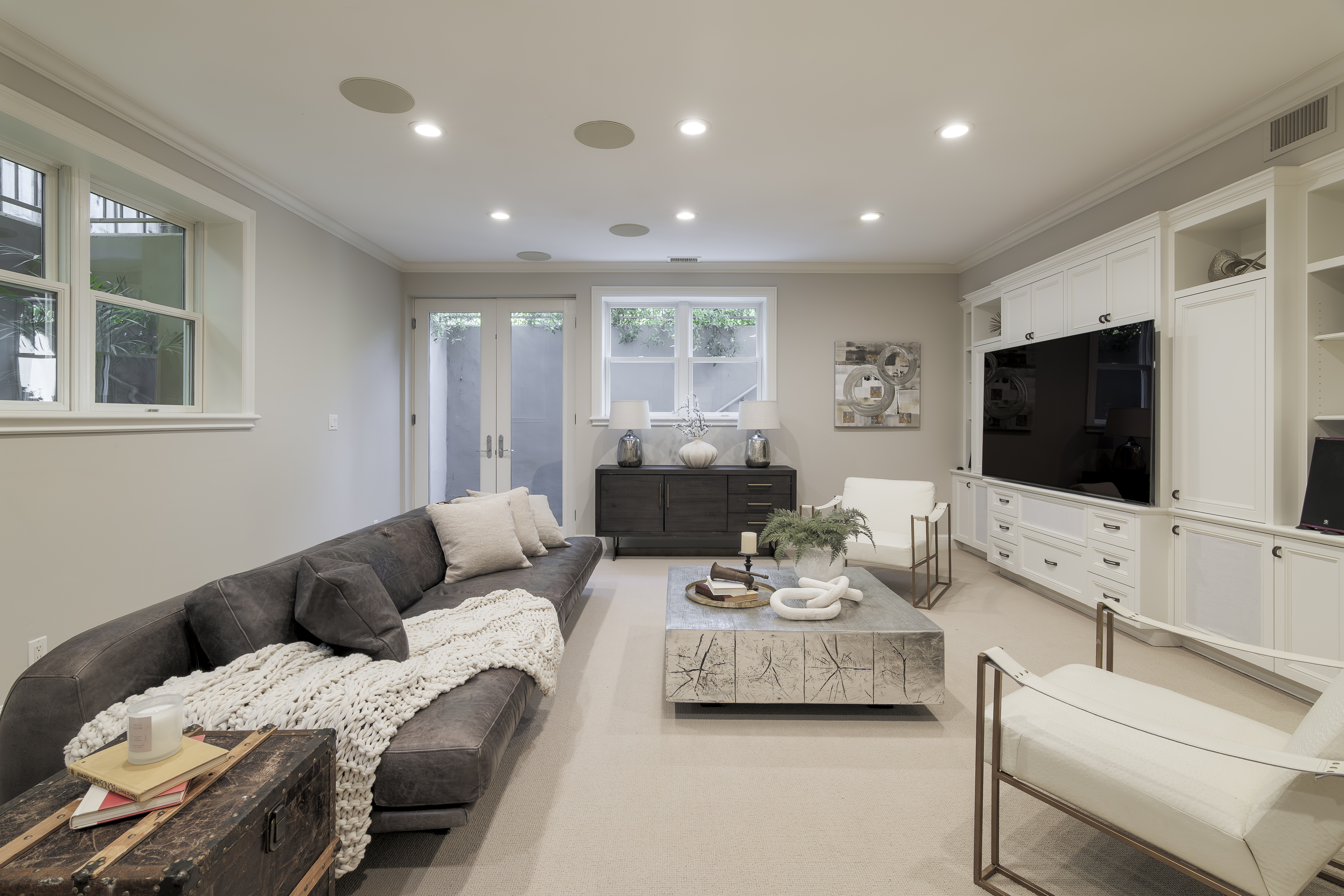  Beautifully Remodeled Craftsman-Inspired Home Located in the Willows - 物件實景