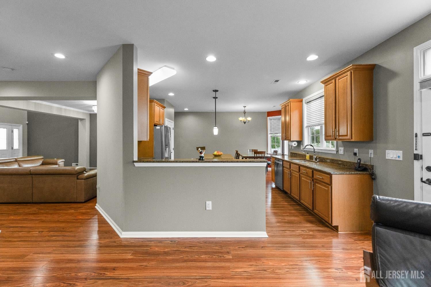 Piscataway, New Jersey, 08854, United States, 4 Bedrooms Bedrooms, ,3 BathroomsBathrooms,Residential,For Sale,1889779