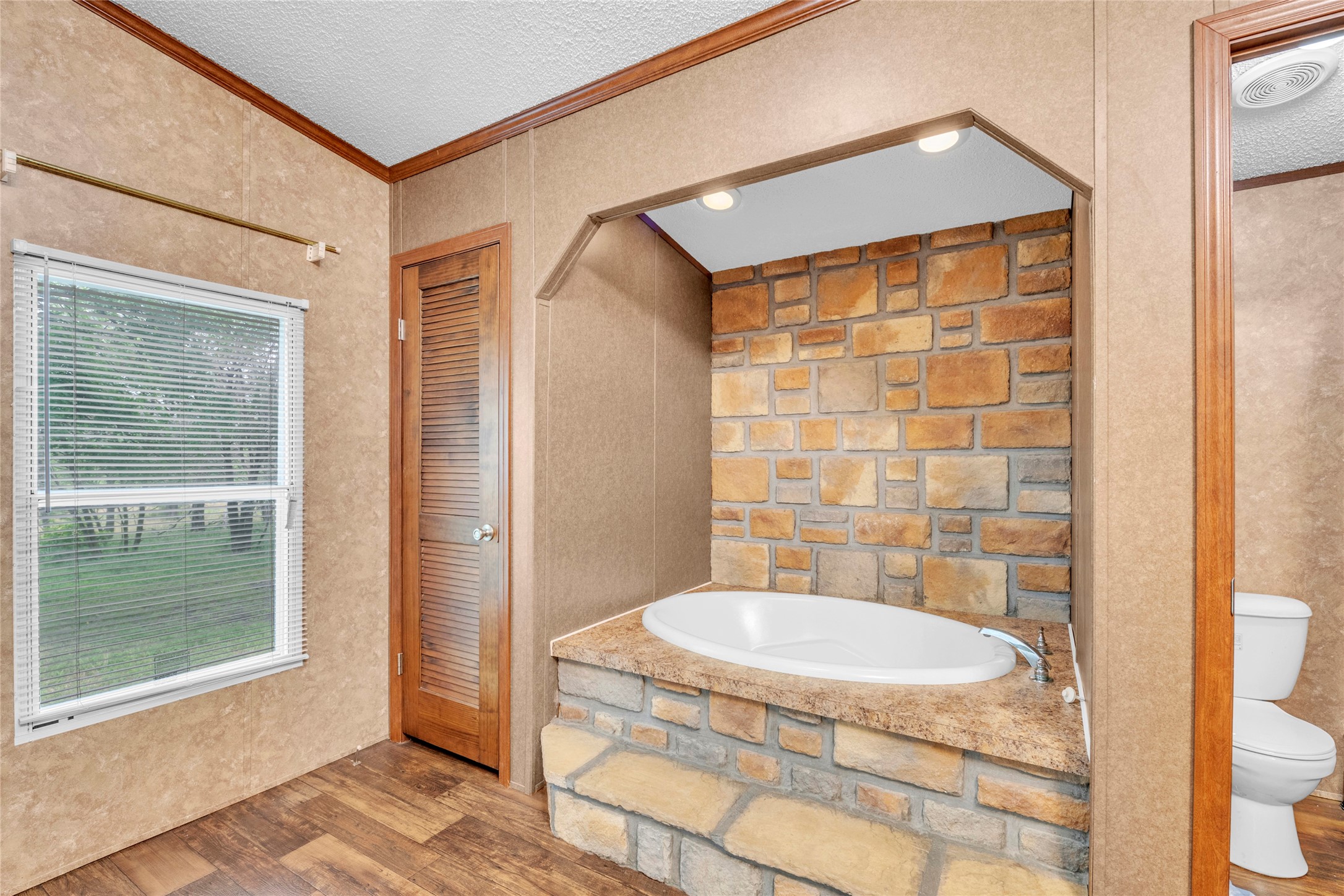 Waco, Texas, 76705, United States, 4 Bedrooms Bedrooms, ,2 BathroomsBathrooms,Residential,For Sale,1960716