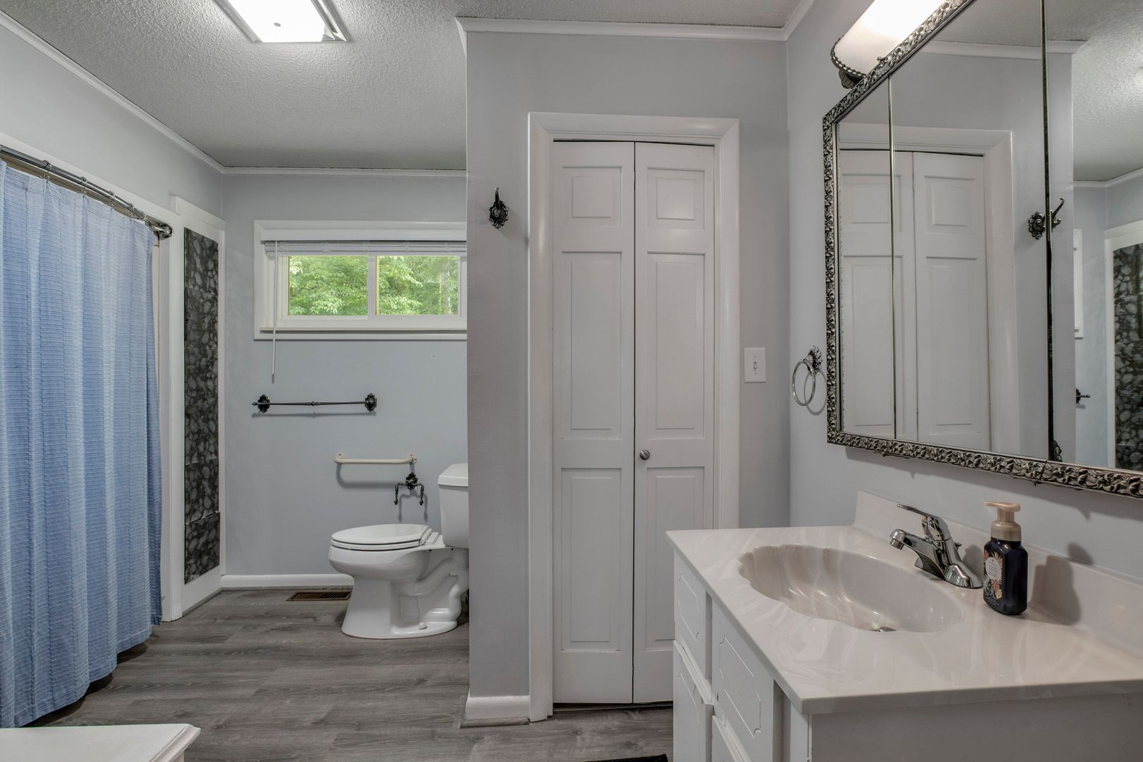 Harriman, Tennessee, 37748, United States, 3 Bedrooms Bedrooms, ,3 BathroomsBathrooms,Residential,For Sale,2011405