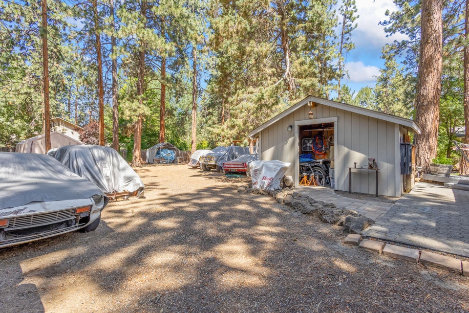 Bend, Oregon, 97702, United States, 3 Bedrooms Bedrooms, ,2 BathroomsBathrooms,Residential,For Sale,1891060