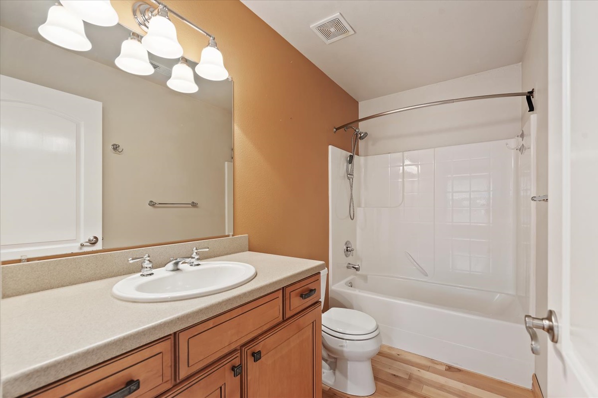 Mountain Home, Idaho, 83647, United States, 4 Bedrooms Bedrooms, ,5 BathroomsBathrooms,Residential,For Sale,1978242