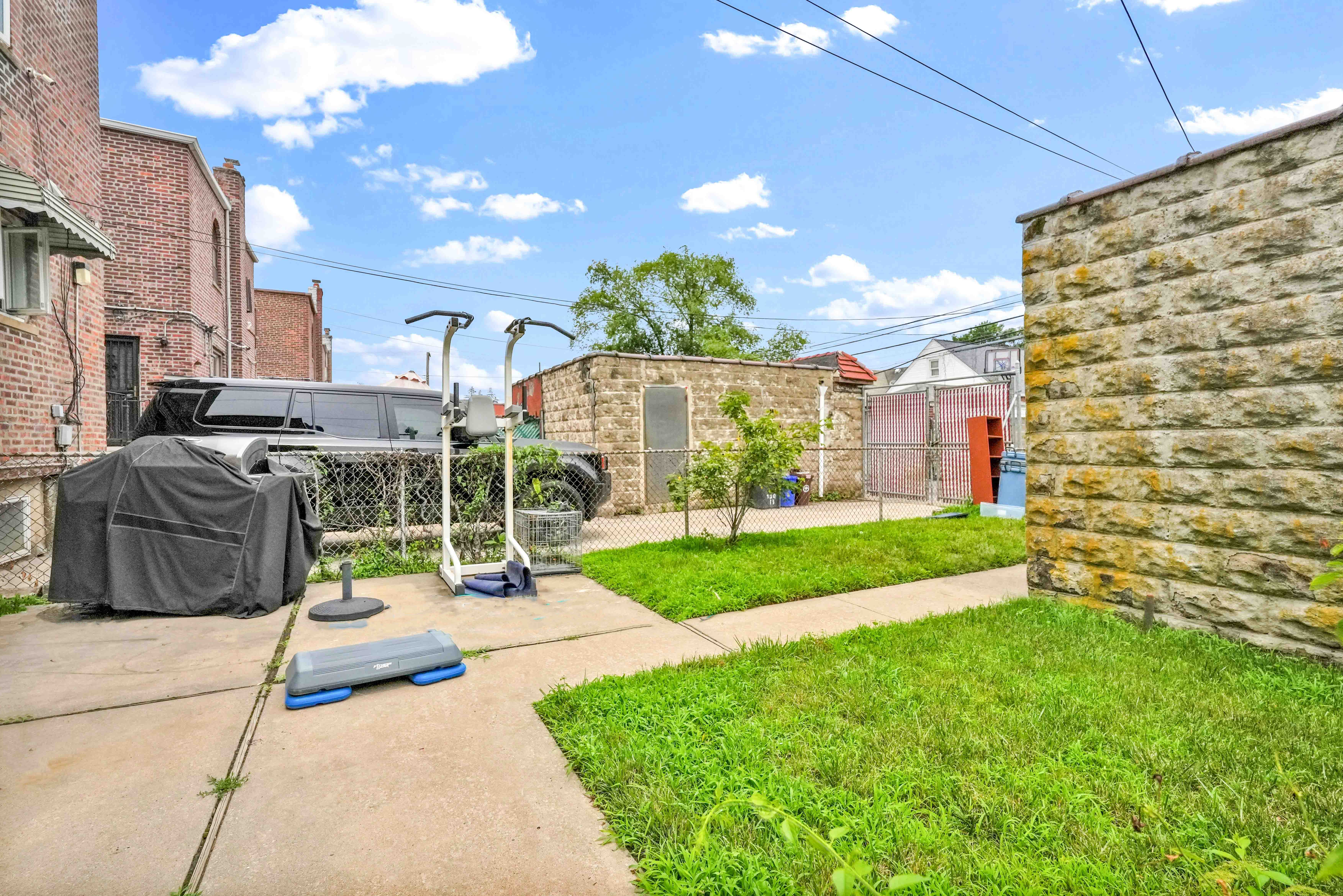 Laurelton, New York, 11413, United States, 3 Bedrooms Bedrooms, ,4 BathroomsBathrooms,Residential,For Sale,1944975
