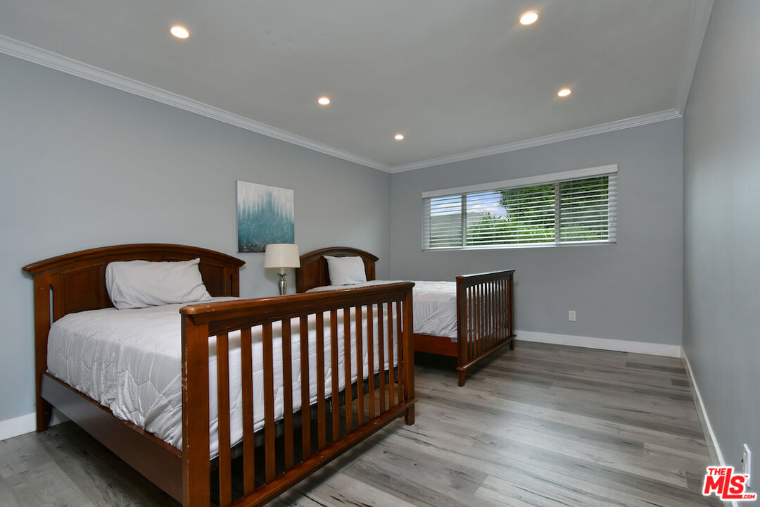 Los Angeles, California, 90077, United States, 2 Bedrooms Bedrooms, ,2 BathroomsBathrooms,Residential,For Sale,1919812