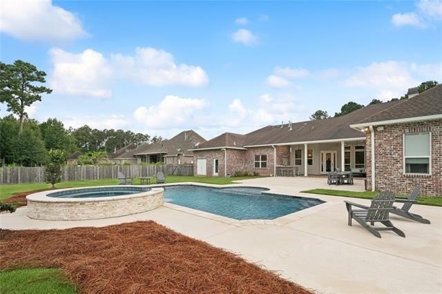 Madisonville, Louisiana, 70447, United States, 4 Bedrooms Bedrooms, ,6 BathroomsBathrooms,Residential,For Sale,1921490