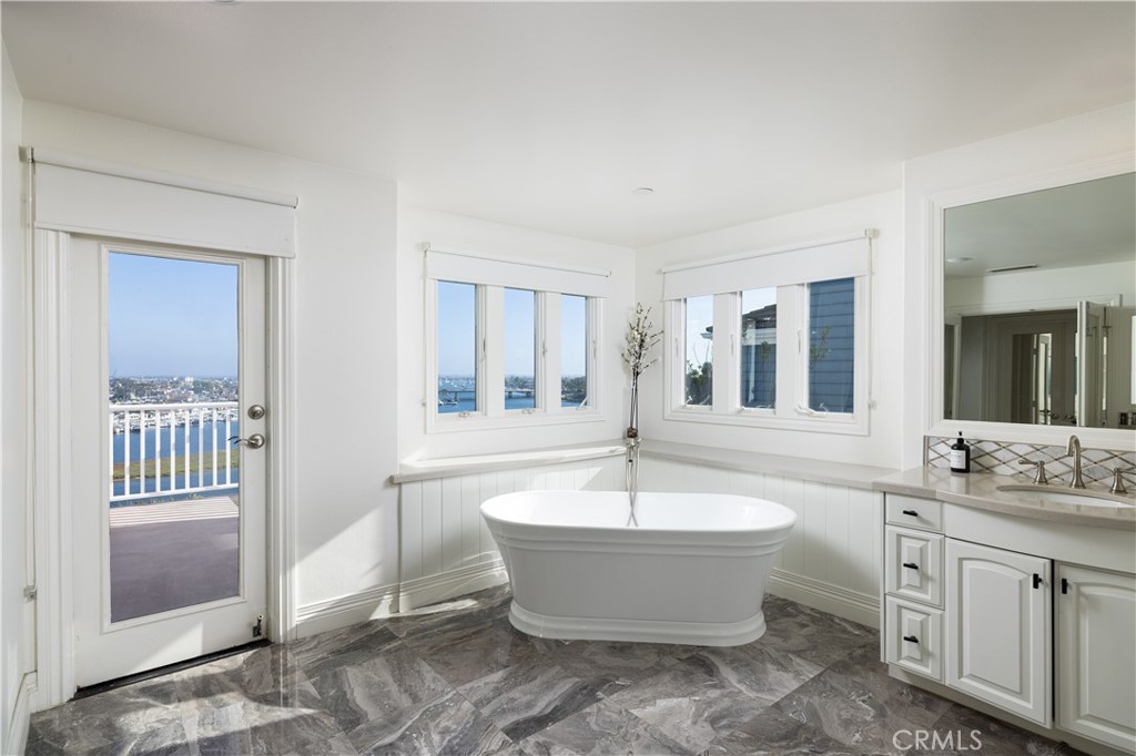 Newport Beach, California, 92660, United States, 3 Bedrooms Bedrooms, ,3 BathroomsBathrooms,Residential,For Sale,1867238