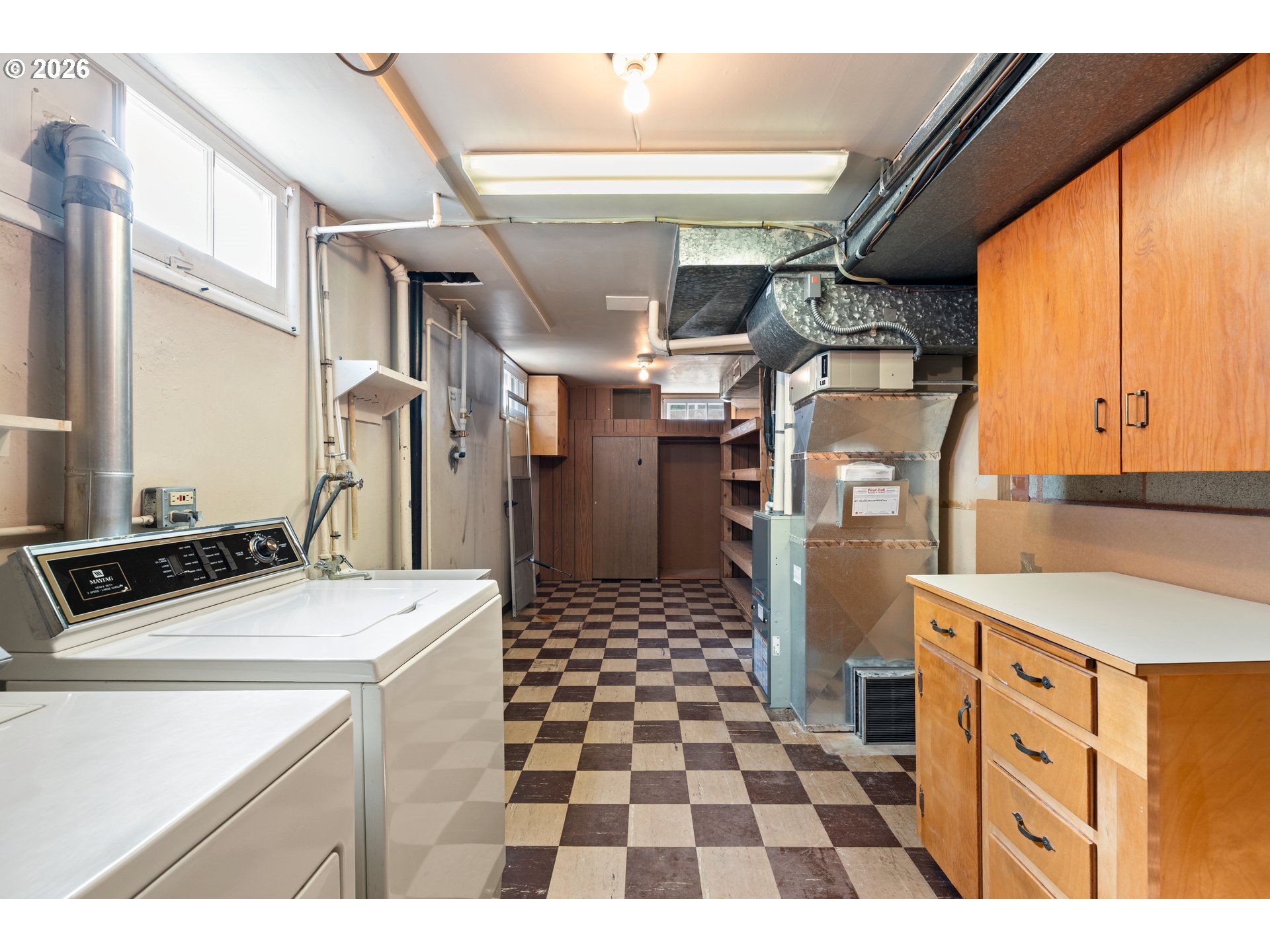 Portland, Oregon, 97230, United States, 3 Bedrooms Bedrooms, ,2 BathroomsBathrooms,Residential,For Sale,2040428