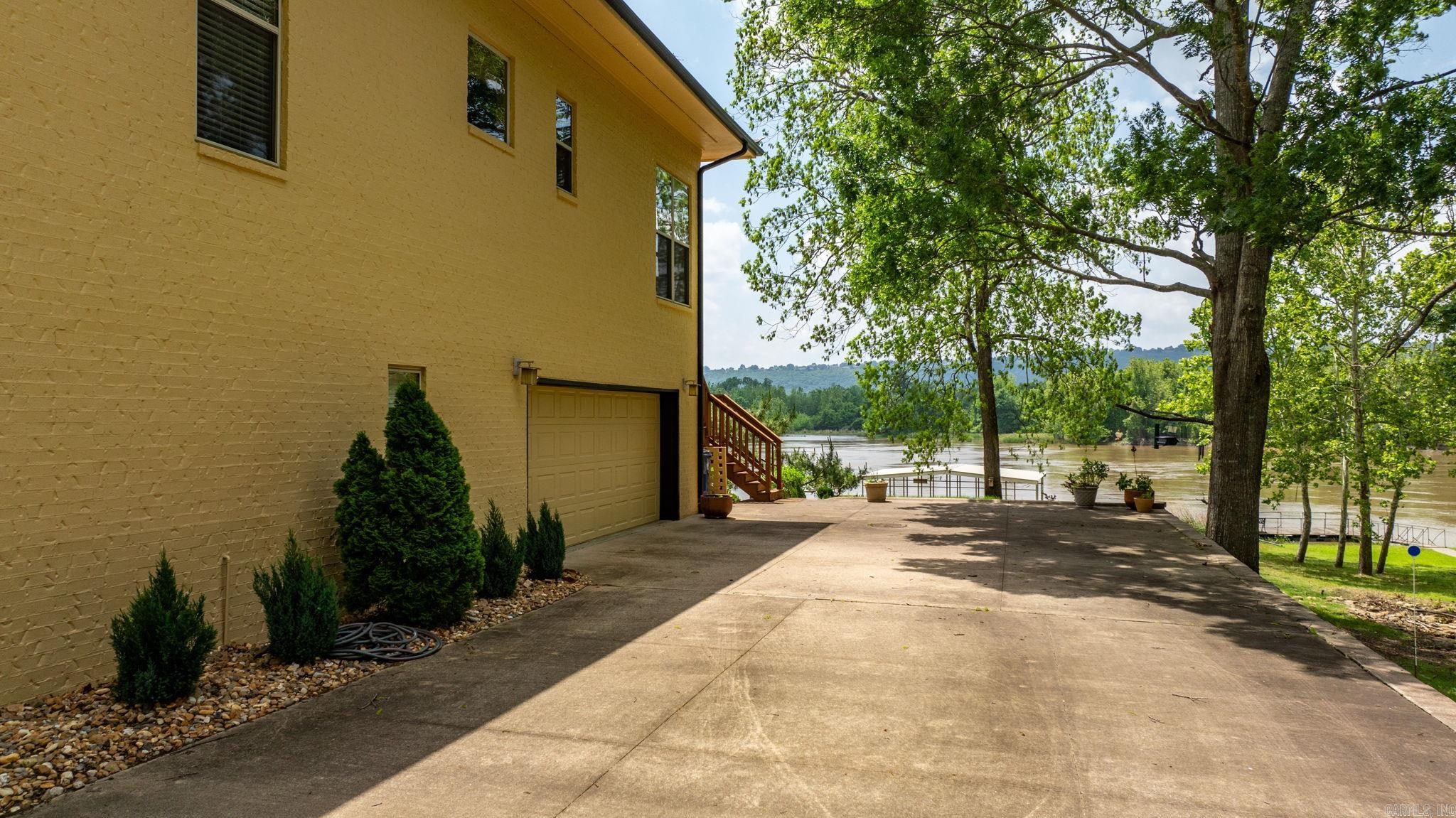 Maumelle, Arkansas, 72113, United States, 4 Bedrooms Bedrooms, ,4 BathroomsBathrooms,Residential,For Sale,1906082