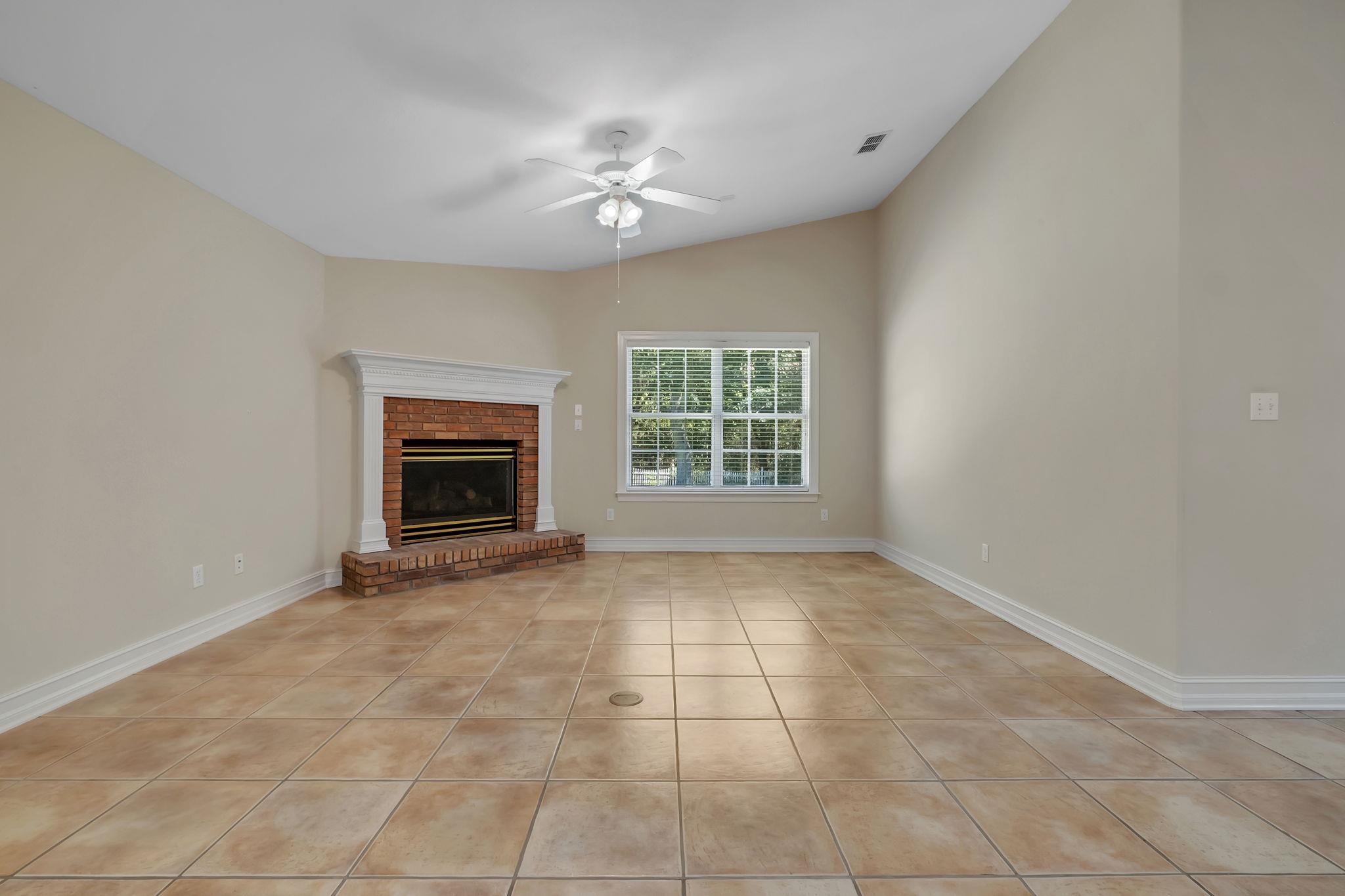 Tallahassee, Florida, 32312, United States, 4 Bedrooms Bedrooms, ,3 BathroomsBathrooms,Residential,For Sale,1966358