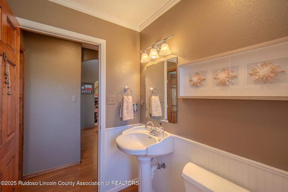 Ruidoso, New Mexico, 88345, United States, 4 Bedrooms Bedrooms, ,3 BathroomsBathrooms,Residential,For Sale,1909726