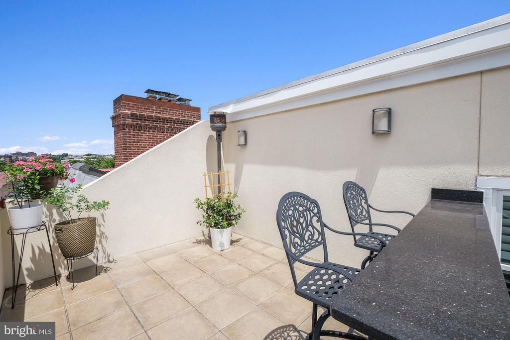 Washington, District of Columbia, 20009, United States, 3 Bedrooms Bedrooms, ,3 BathroomsBathrooms,Residential,For Sale,1987396