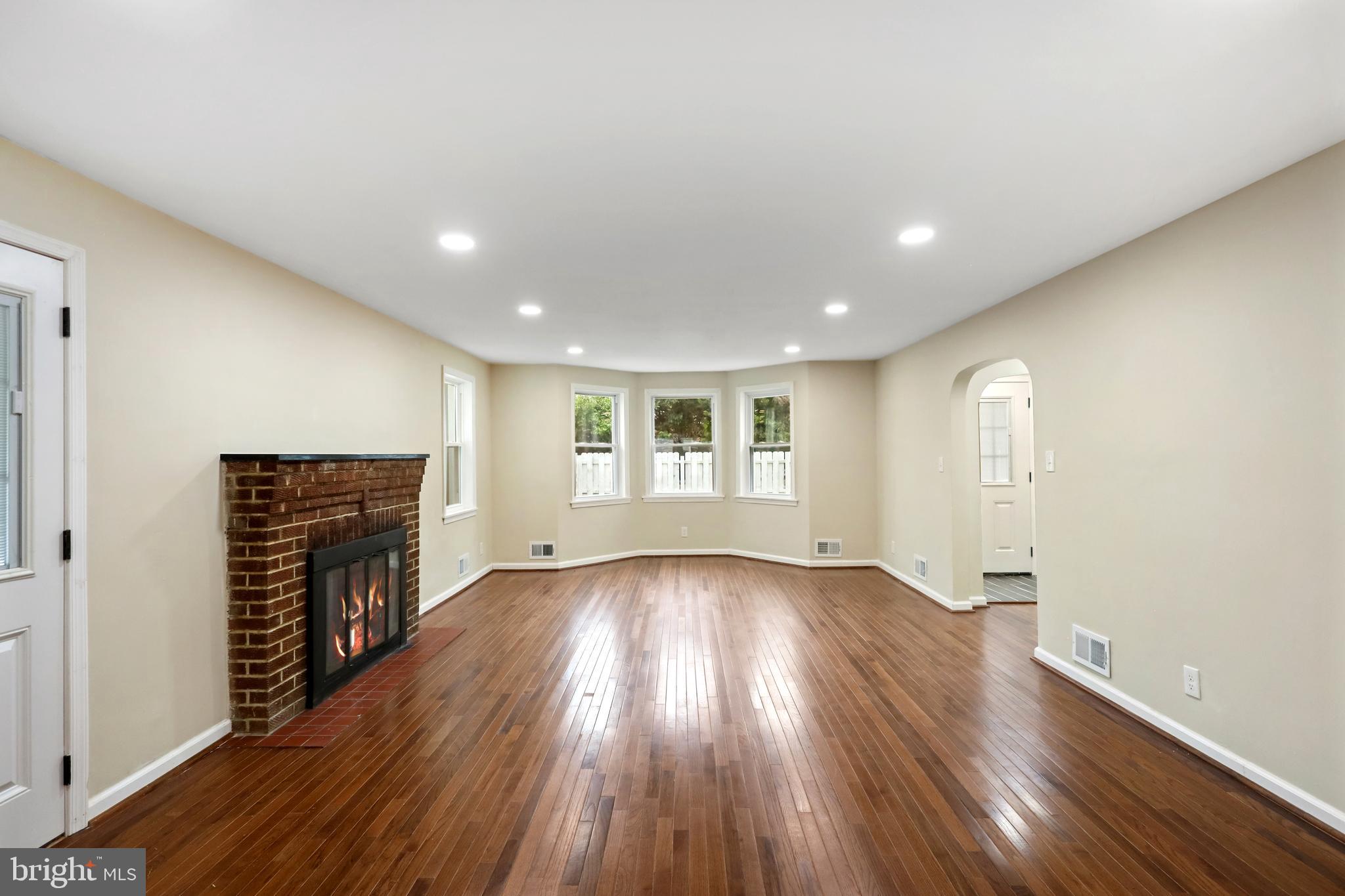 Glen Burnie, Maryland, 21061, United States, 4 Bedrooms Bedrooms, ,4 BathroomsBathrooms,Residential,For Sale,1900574