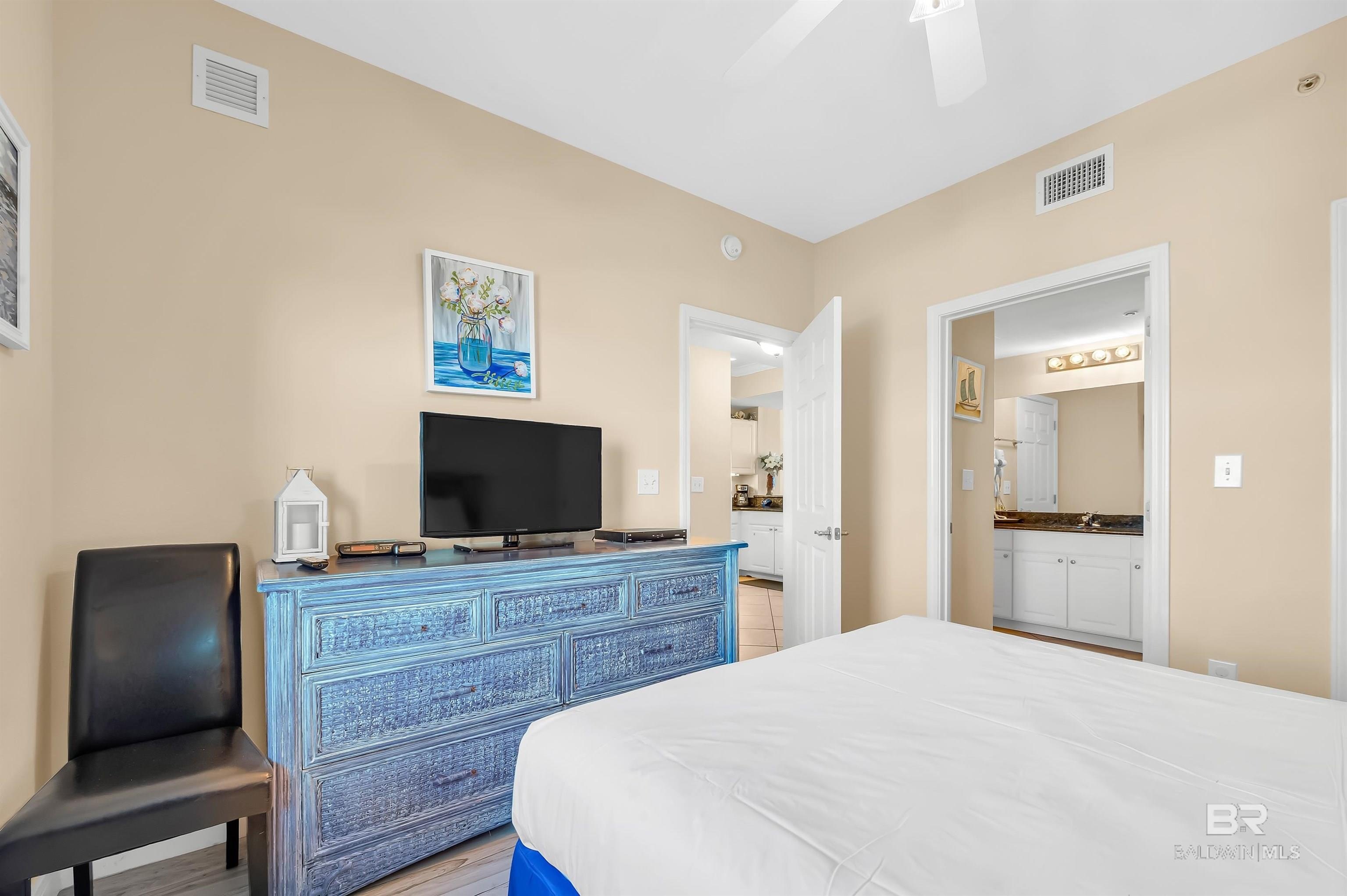 Gulf Shores, Alabama, 36542, United States, 2 Bedrooms Bedrooms, ,2 BathroomsBathrooms,Residential,For Sale,1879116