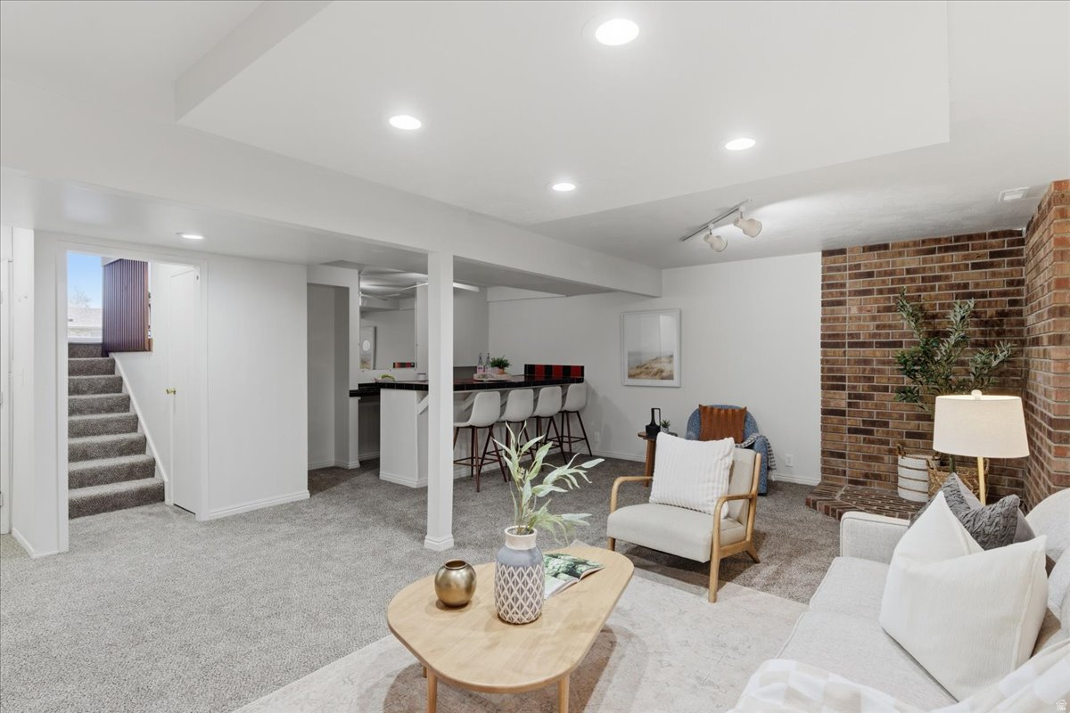 West Jordan, Utah, 84084, United States, 4 Bedrooms Bedrooms, ,2 BathroomsBathrooms,Residential,For Sale,1996138