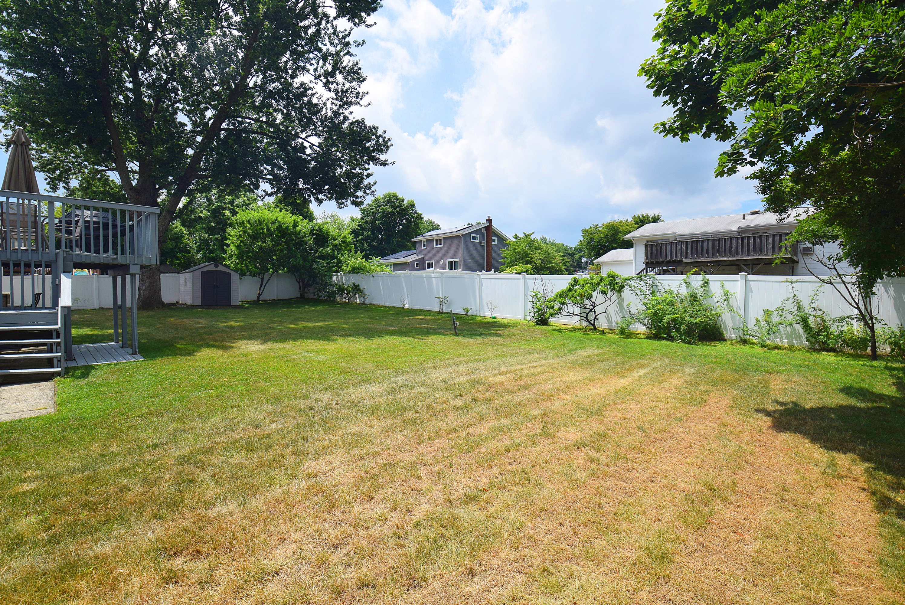 Wheatley Heights, New York, 11798, United States, 5 Bedrooms Bedrooms, ,2 BathroomsBathrooms,Residential,For Sale,1892743