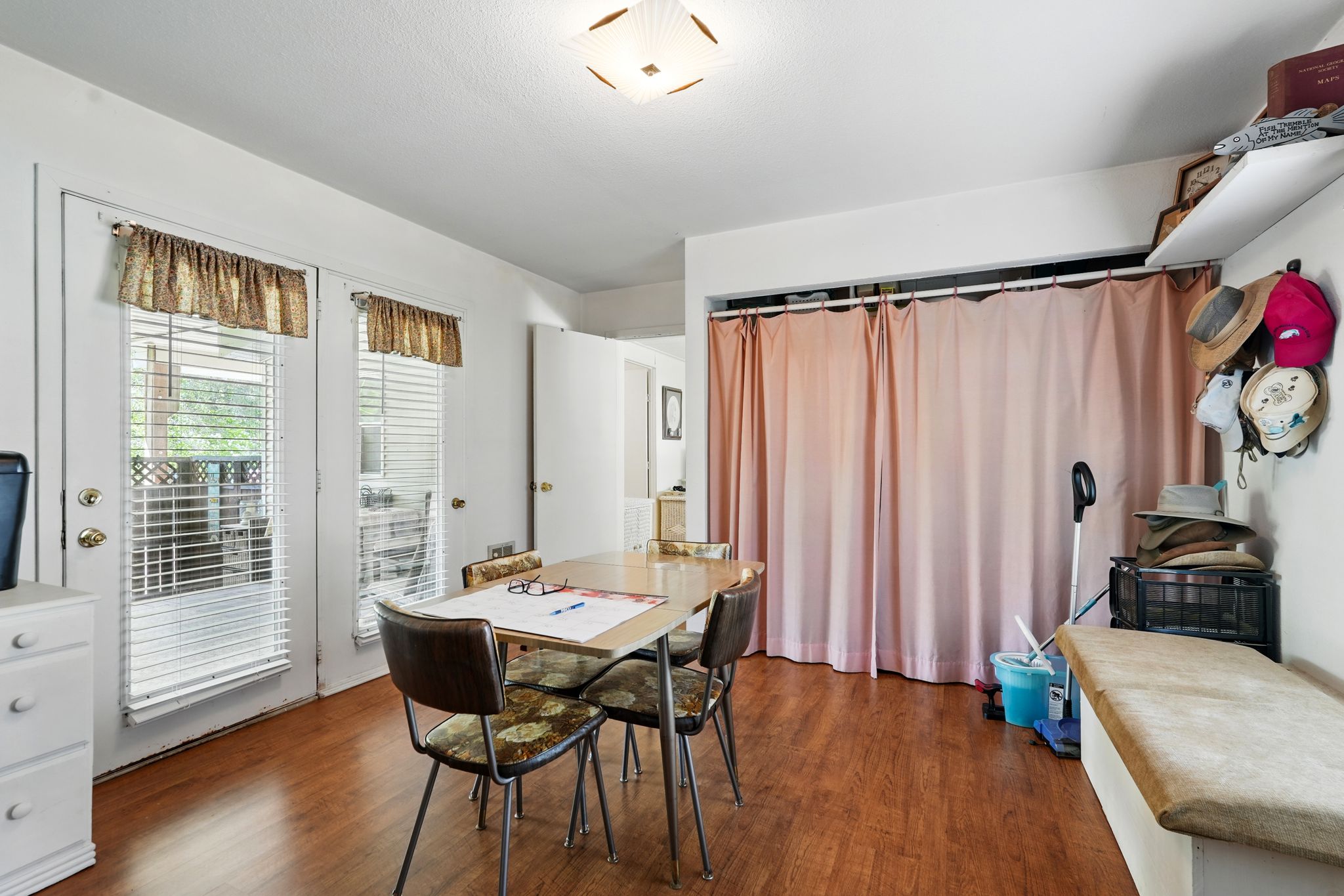 Sagle, Idaho, 83860, United States, 4 Bedrooms Bedrooms, ,2 BathroomsBathrooms,Residential,For Sale,1931932