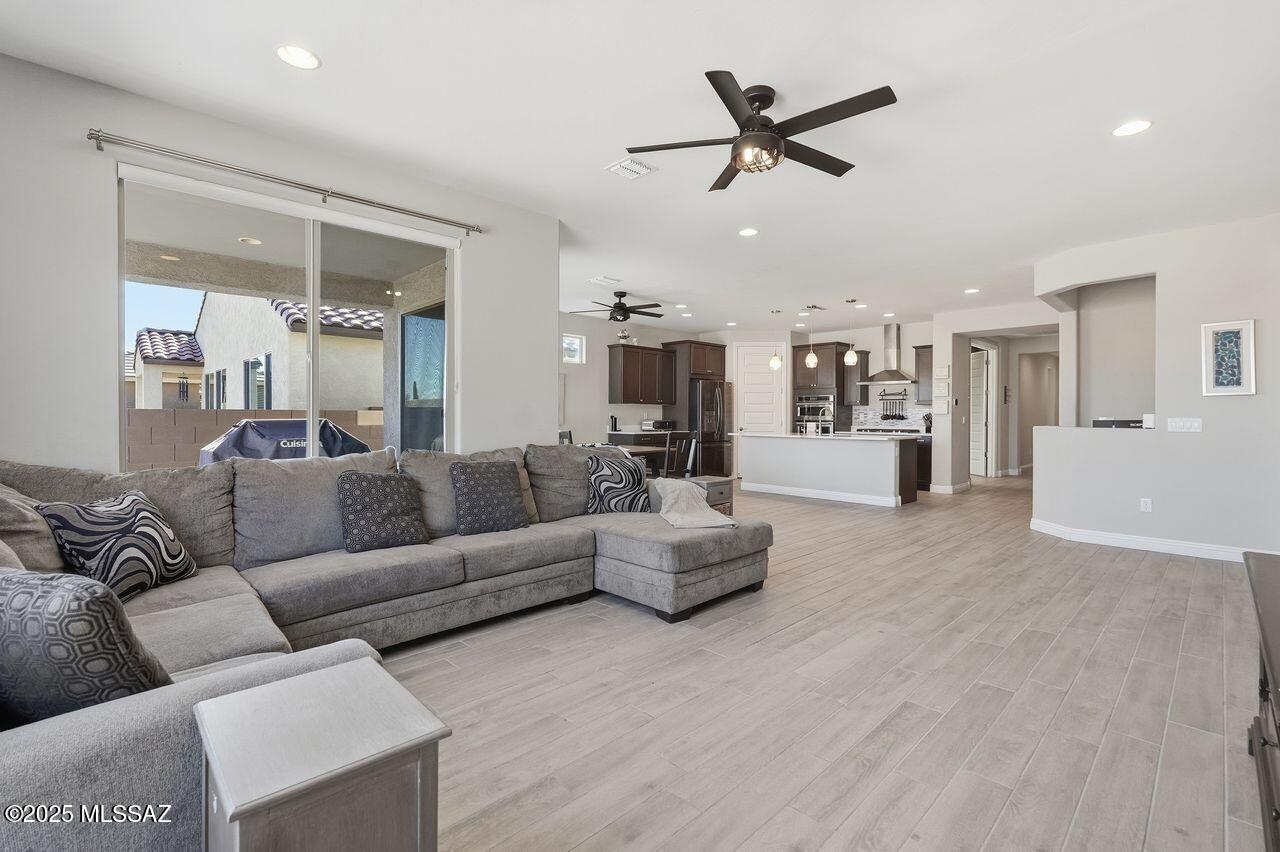 Marana, Arizona, 85742, United States, 4 Bedrooms Bedrooms, ,3 BathroomsBathrooms,Residential,For Sale,2003144