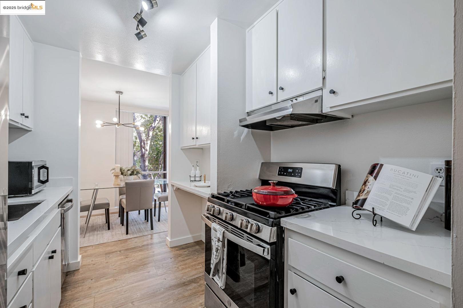 Berkeley, California, 94709, United States, 1 Bedroom Bedrooms, ,1 BathroomBathrooms,Residential,For Sale,1993216