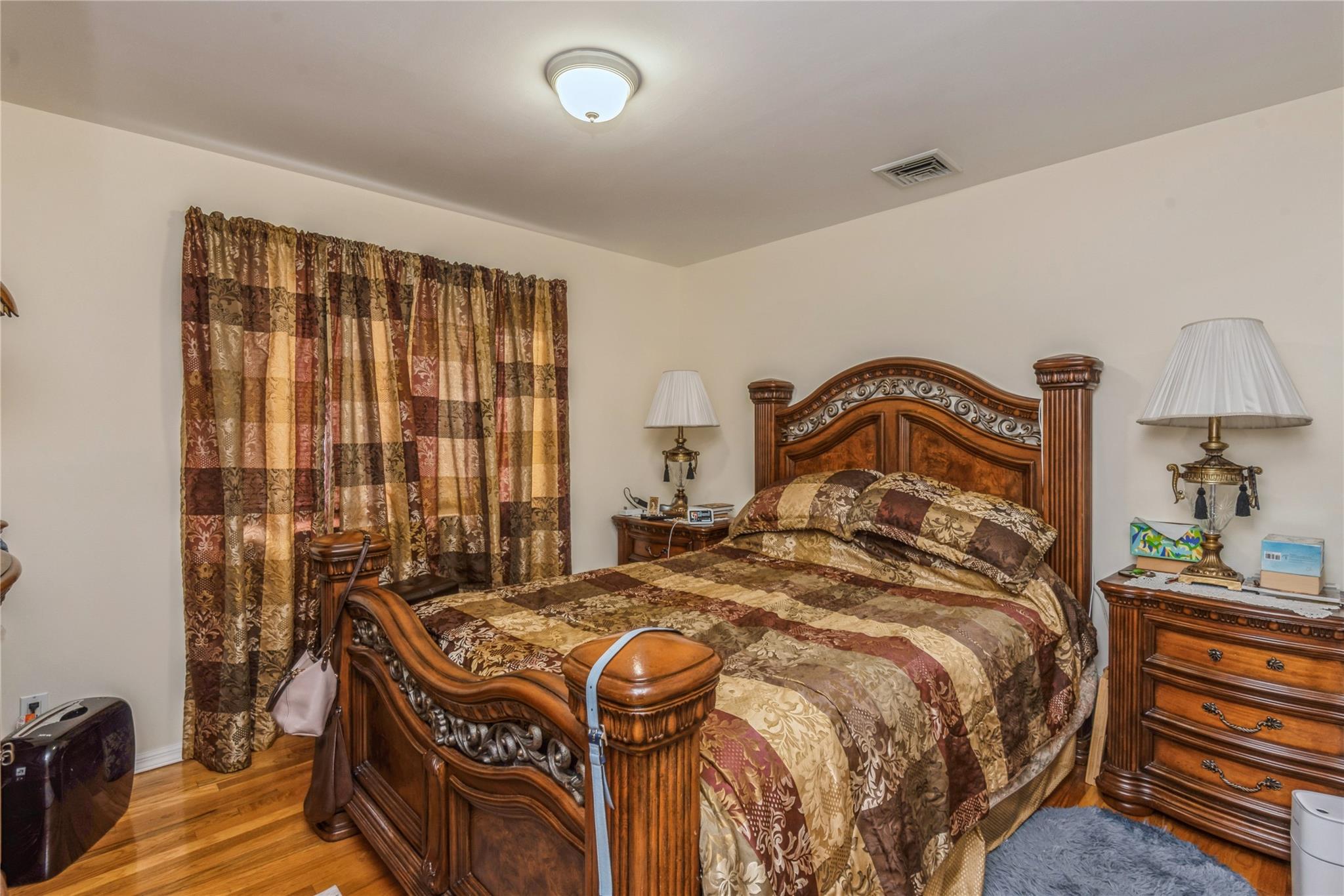 Bayville, New York, 11709, United States, 7 Bedrooms Bedrooms, ,4 BathroomsBathrooms,Residential,For Sale,1908304