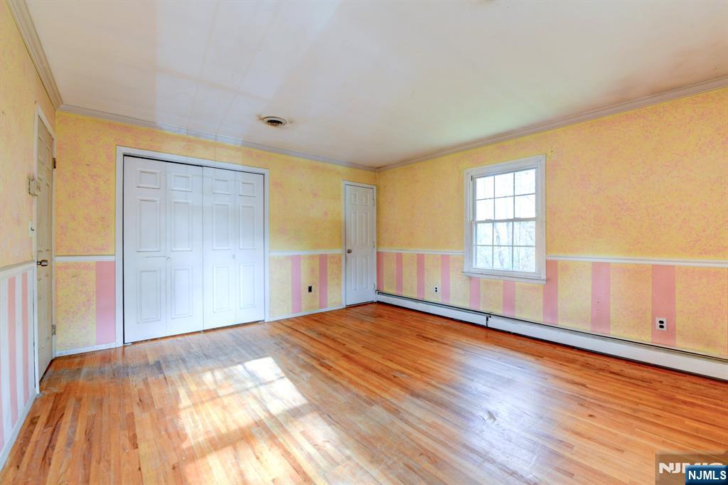 Ramsey, New Jersey, 07446, United States, 3 Bedrooms Bedrooms, ,3 BathroomsBathrooms,Residential,For Sale,1972690