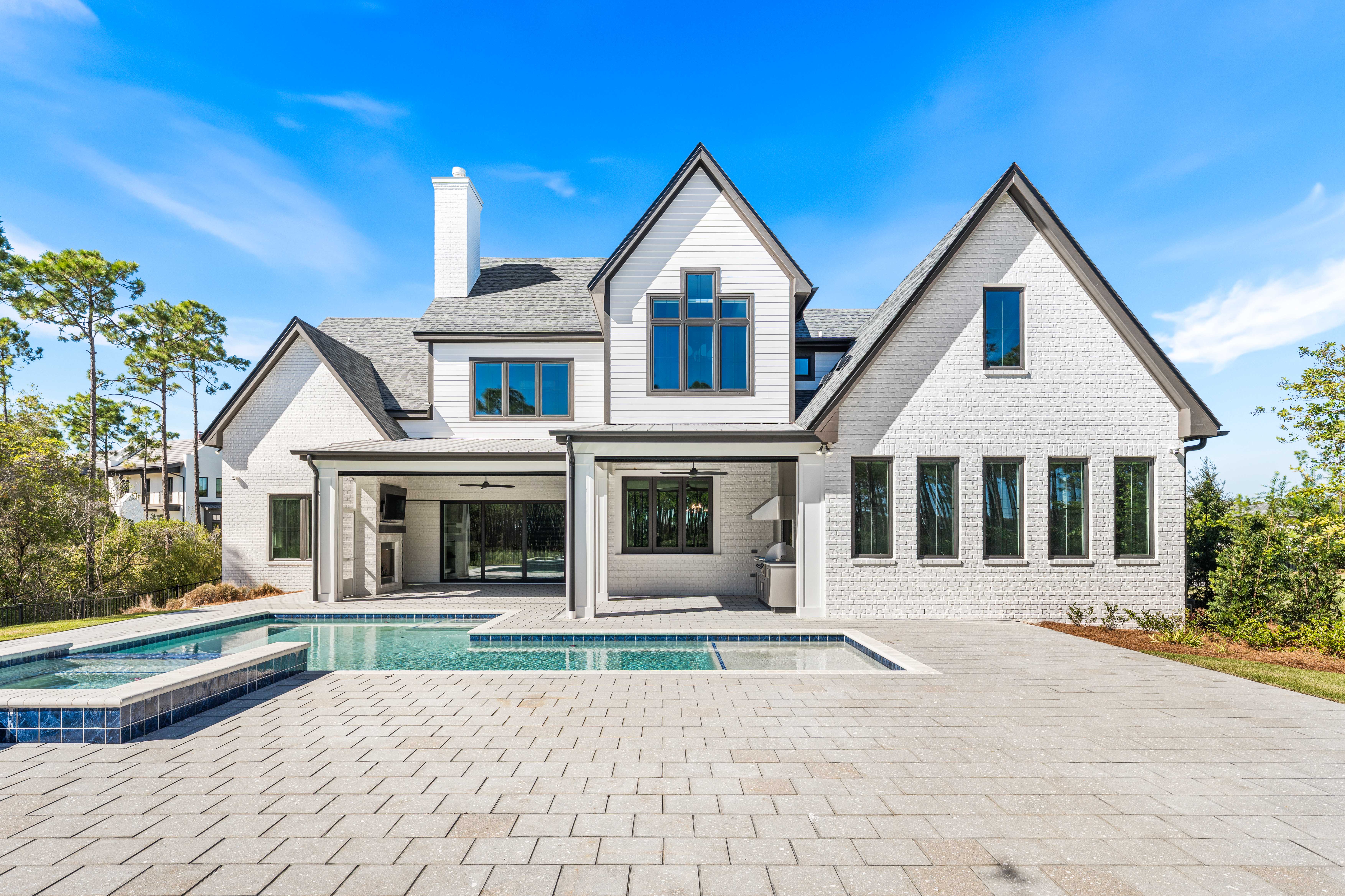 Spectacular Home With Spacious Yard Including Pool, Spa And Outdoor Kitchen - 物件實景