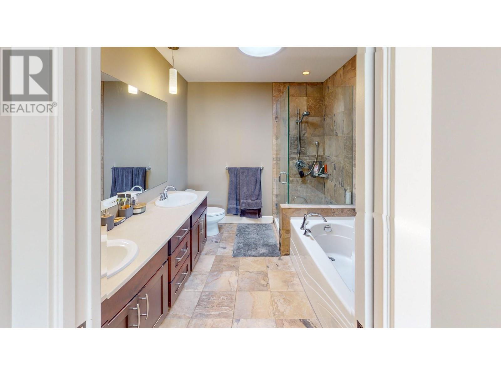 ARMSTRONG, British Columbia, V4Y 0X9, CA, 6 Bedrooms Bedrooms, ,3 BathroomsBathrooms,Residential,For Sale,1838697