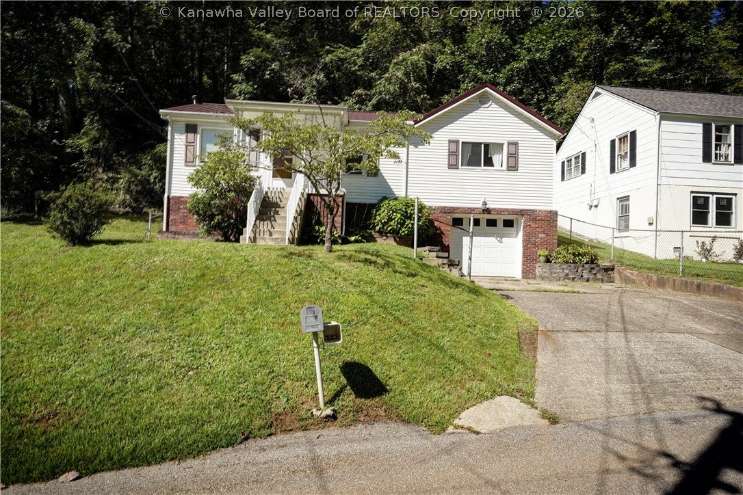 Charmac Dr, Charleston, WV 25302