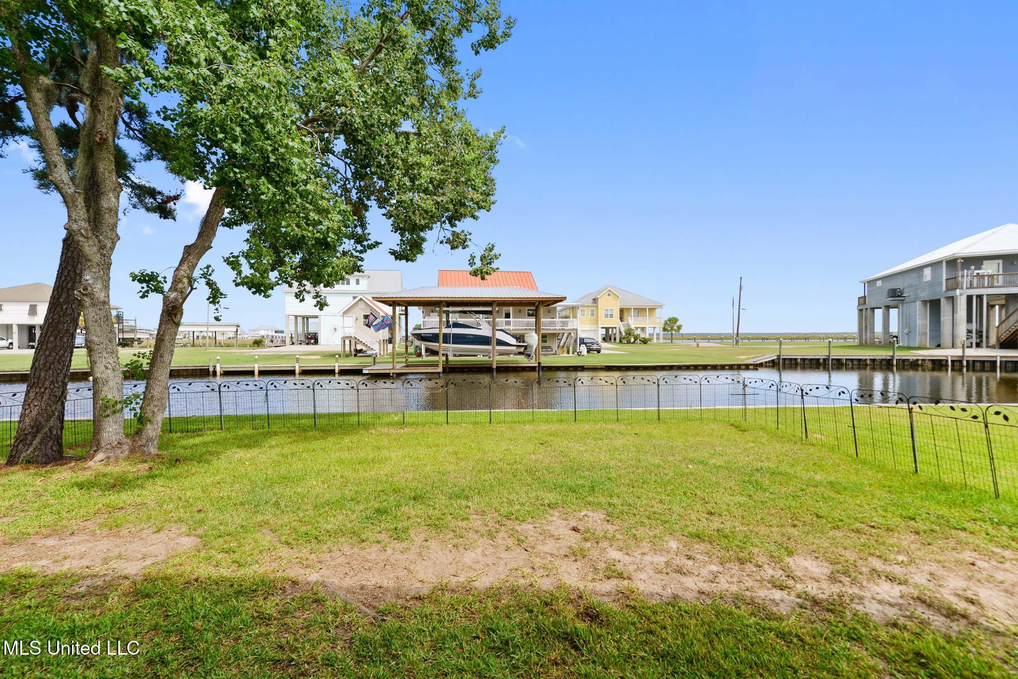 Bay Saint Louis, Mississippi, 39520, United States, 2 Bedrooms Bedrooms, ,2 BathroomsBathrooms,Residential,For Sale,1913082