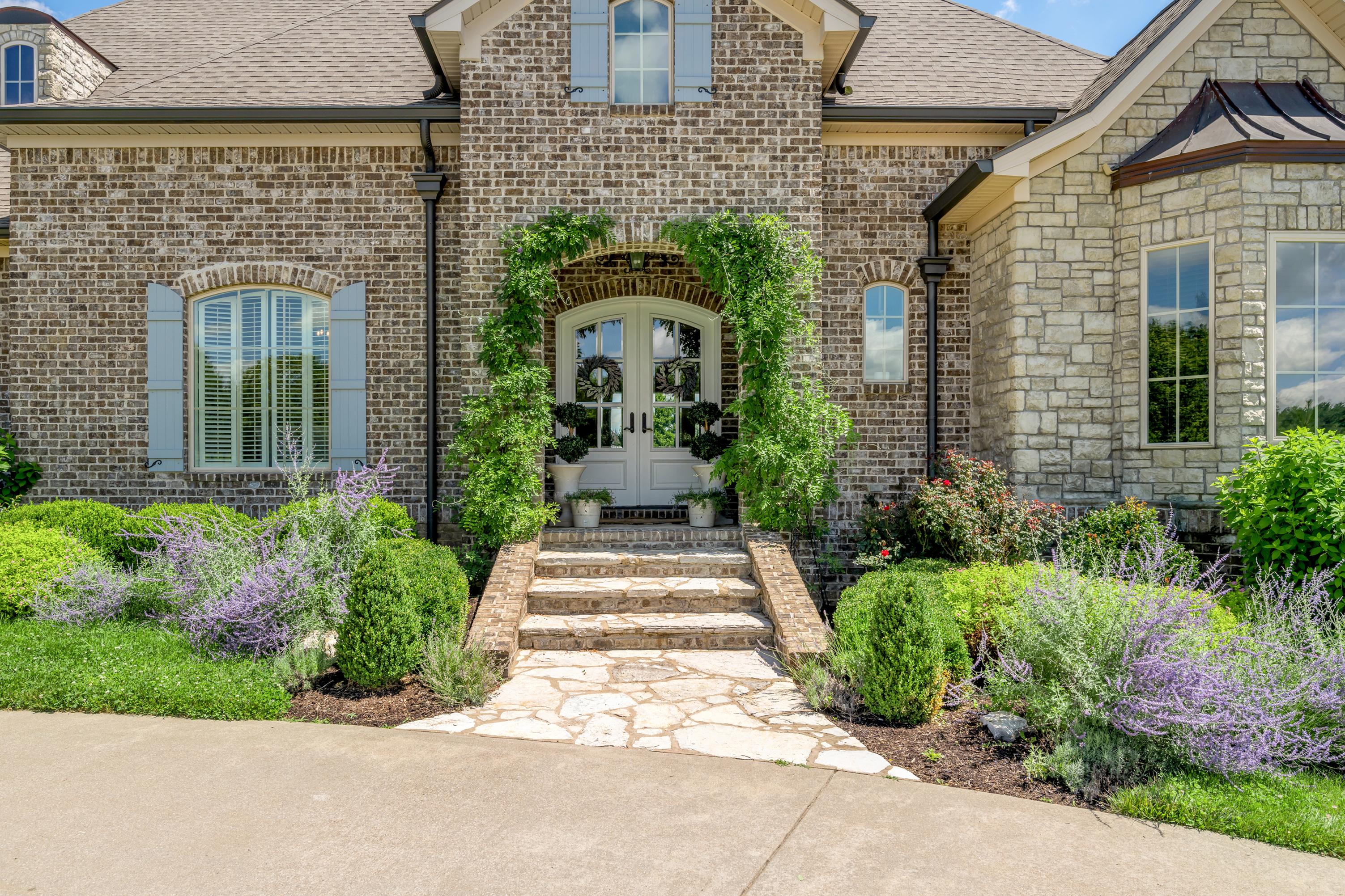  111 Roseburg Way - 物件實景