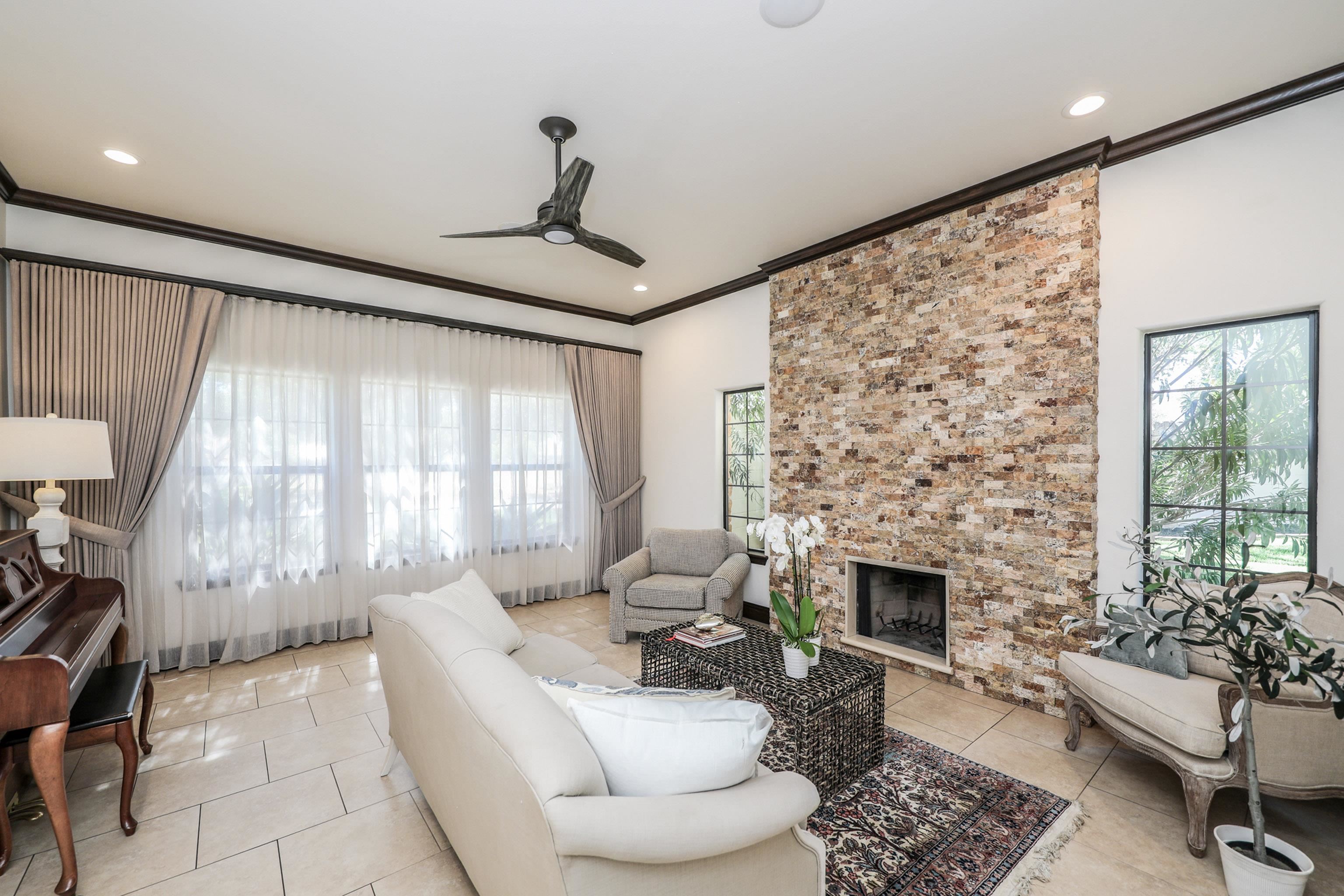 Laredo, Texas, 78041, United States, 4 Bedrooms Bedrooms, ,5 BathroomsBathrooms,Residential,For Sale,1989337