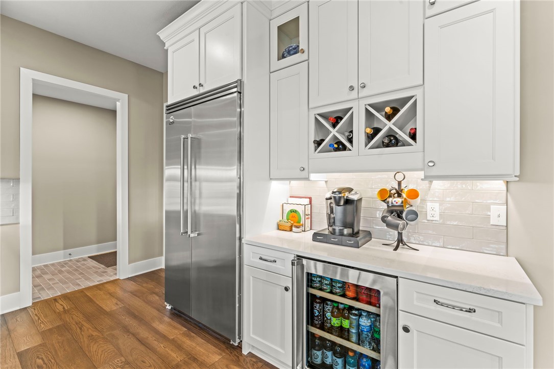 Venetia, Pennsylvania, 15367, United States, 5 Bedrooms Bedrooms, ,6 BathroomsBathrooms,Residential,For Sale,2001561