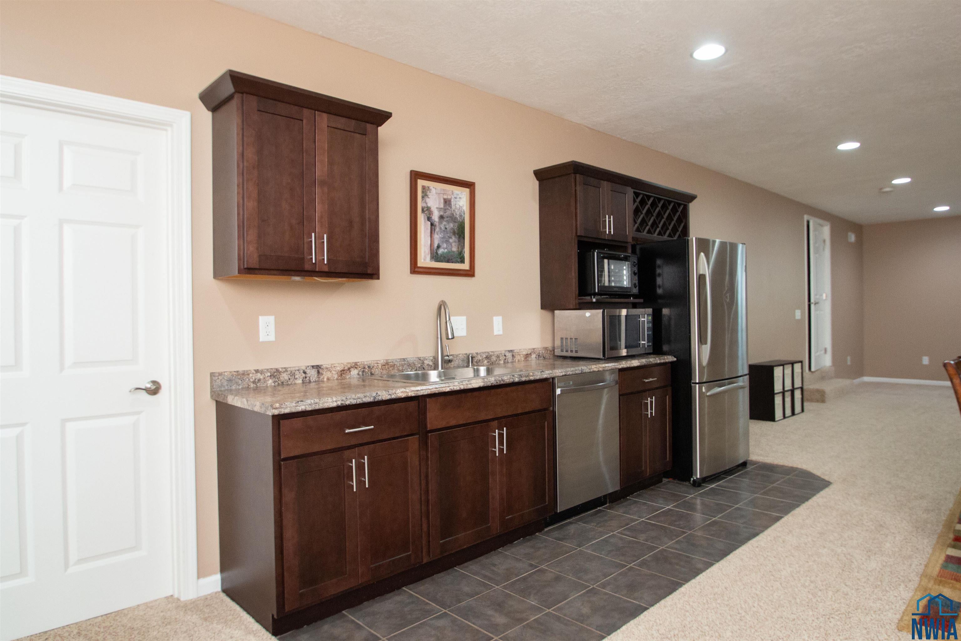 Dakota Dunes, South Dakota, 57049, United States, 4 Bedrooms Bedrooms, ,3 BathroomsBathrooms,Residential,For Sale,1979116