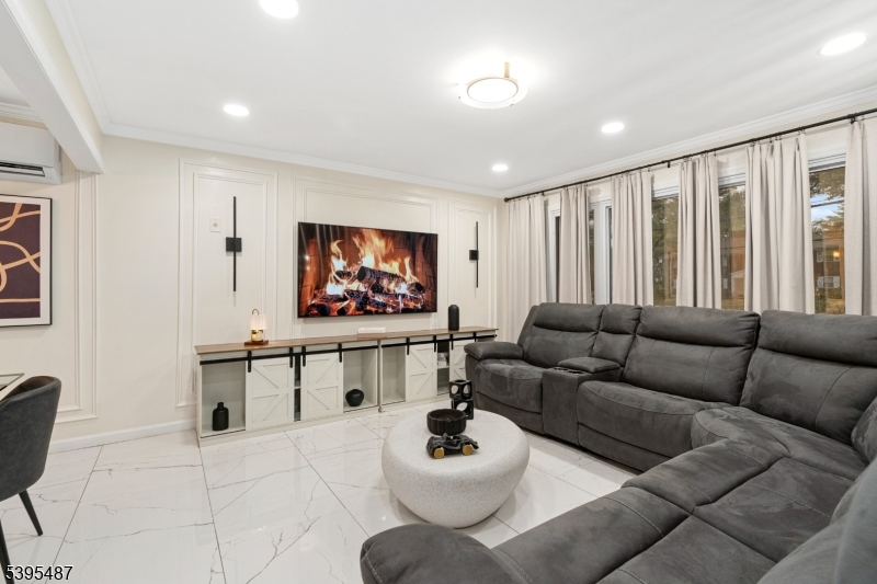 Wayne Twp., New Jersey, 07470, United States, 5 Bedrooms Bedrooms, ,2 BathroomsBathrooms,Residential,For Sale,1988198