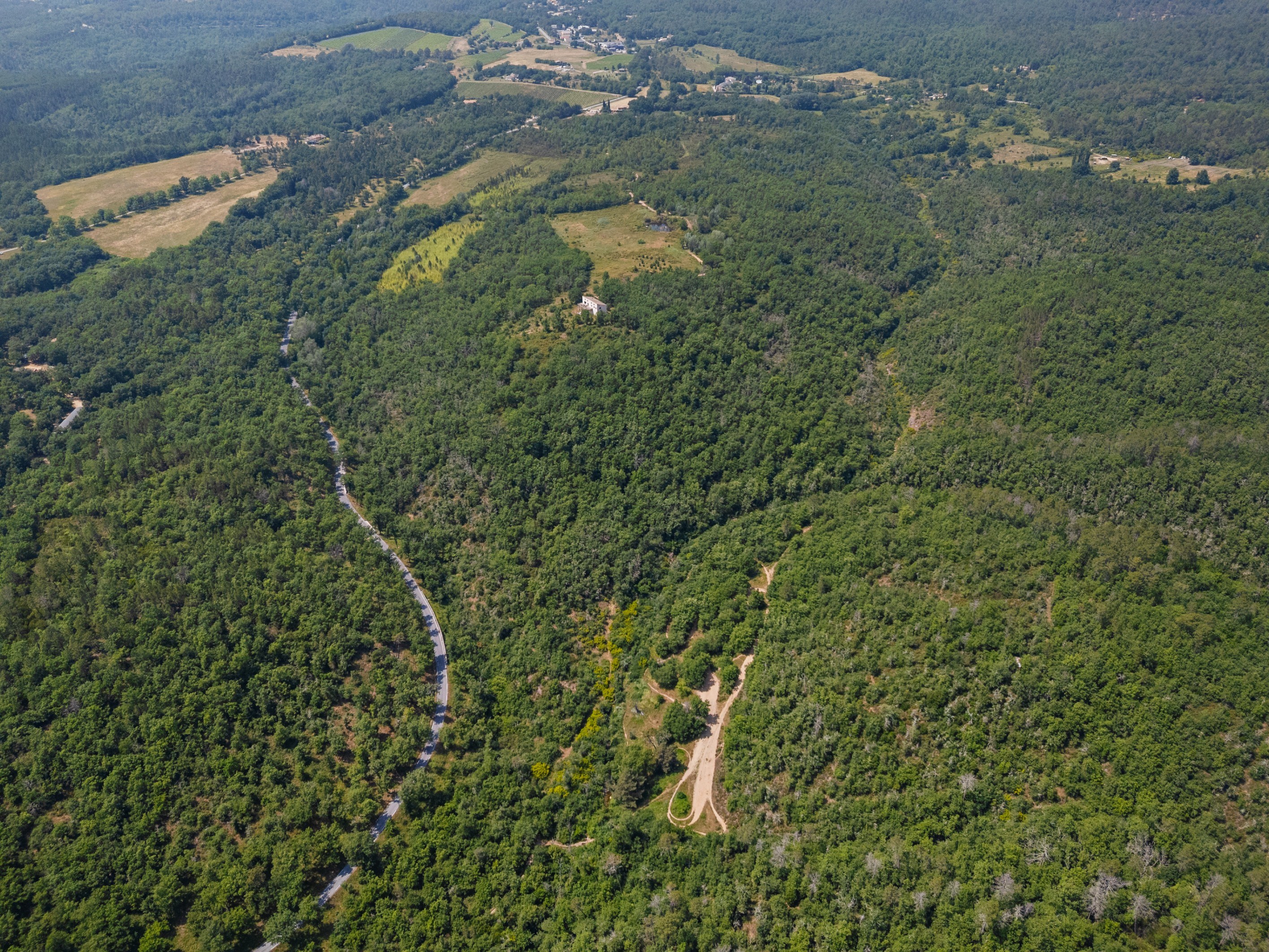  Organic estate with vineyard potential and panoramic views, over 44 Hectares in… - 物件實景