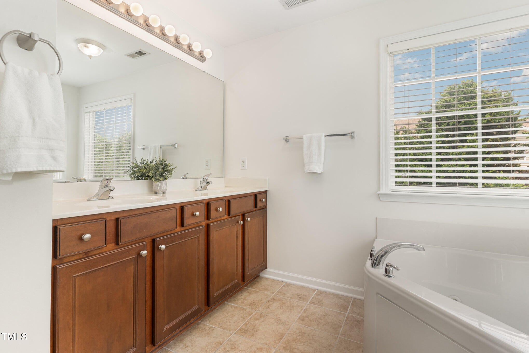 Raleigh, North Carolina, 27614, United States, 4 Bedrooms Bedrooms, ,3 BathroomsBathrooms,Residential,For Sale,1891857
