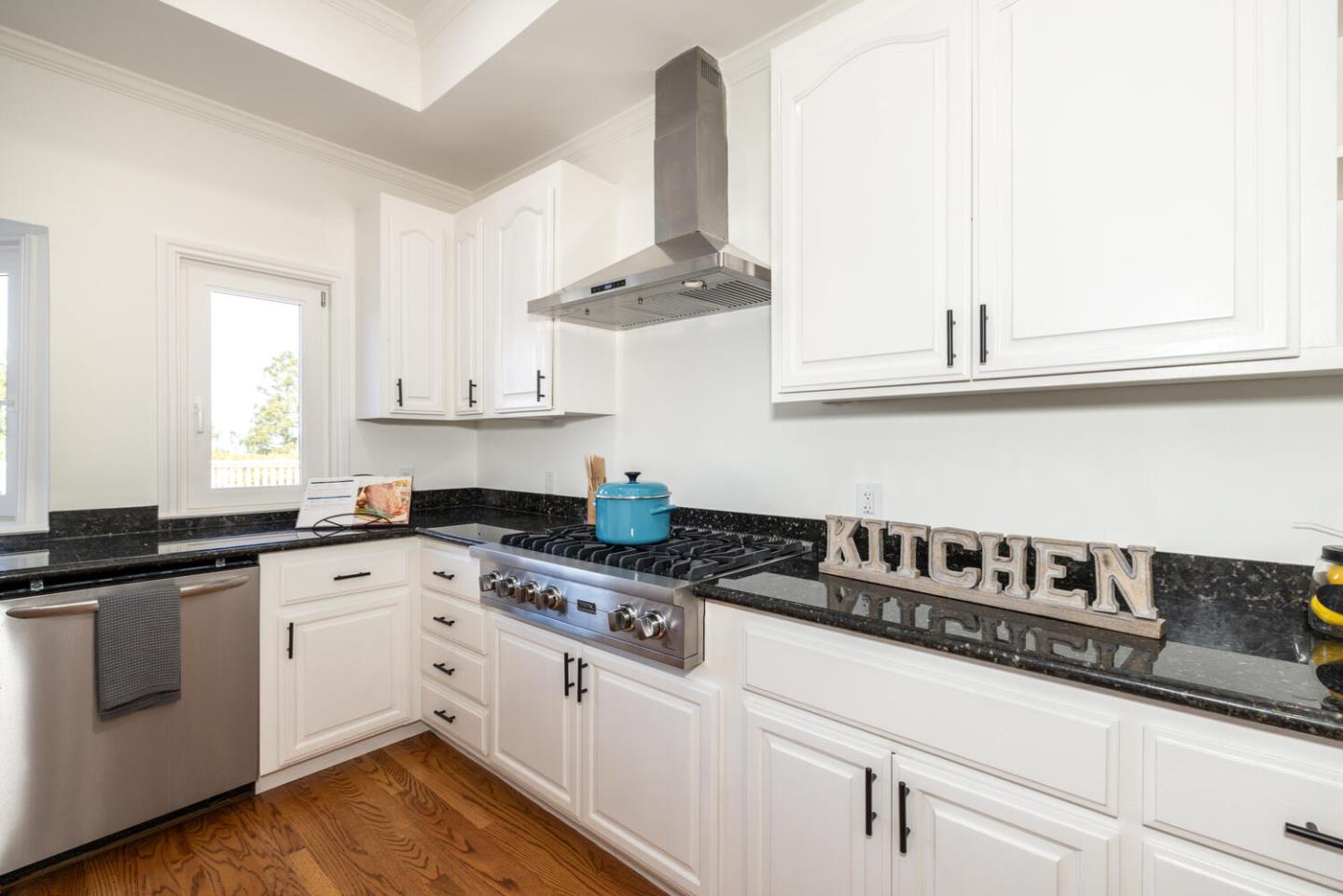 Hillsborough, California, 94010, United States, 5 Bedrooms Bedrooms, ,5 BathroomsBathrooms,Residential,For Sale,1940320