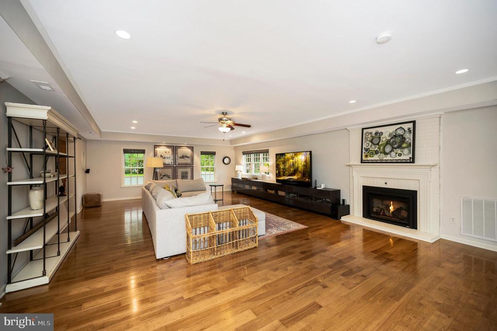Fredericksburg, Virginia, 22405, United States, 5 Bedrooms Bedrooms, ,5 BathroomsBathrooms,Residential,For Sale,1825163