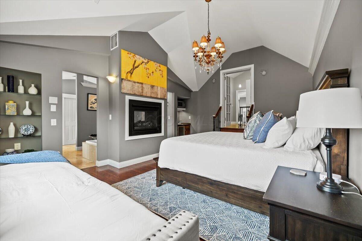 Columbus, Ohio, 43206, United States, 3 Bedrooms Bedrooms, ,4 BathroomsBathrooms,Residential,For Sale,1979603