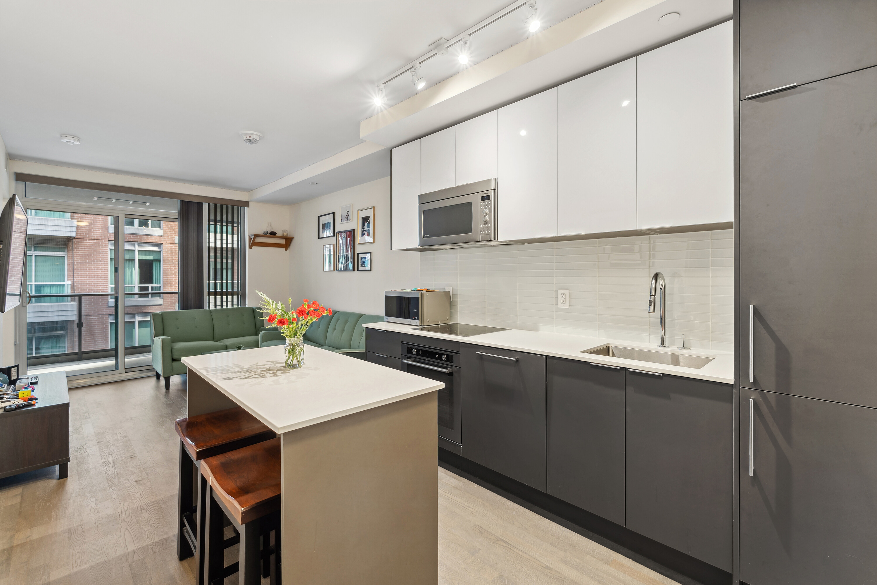 Yorkville Condo 