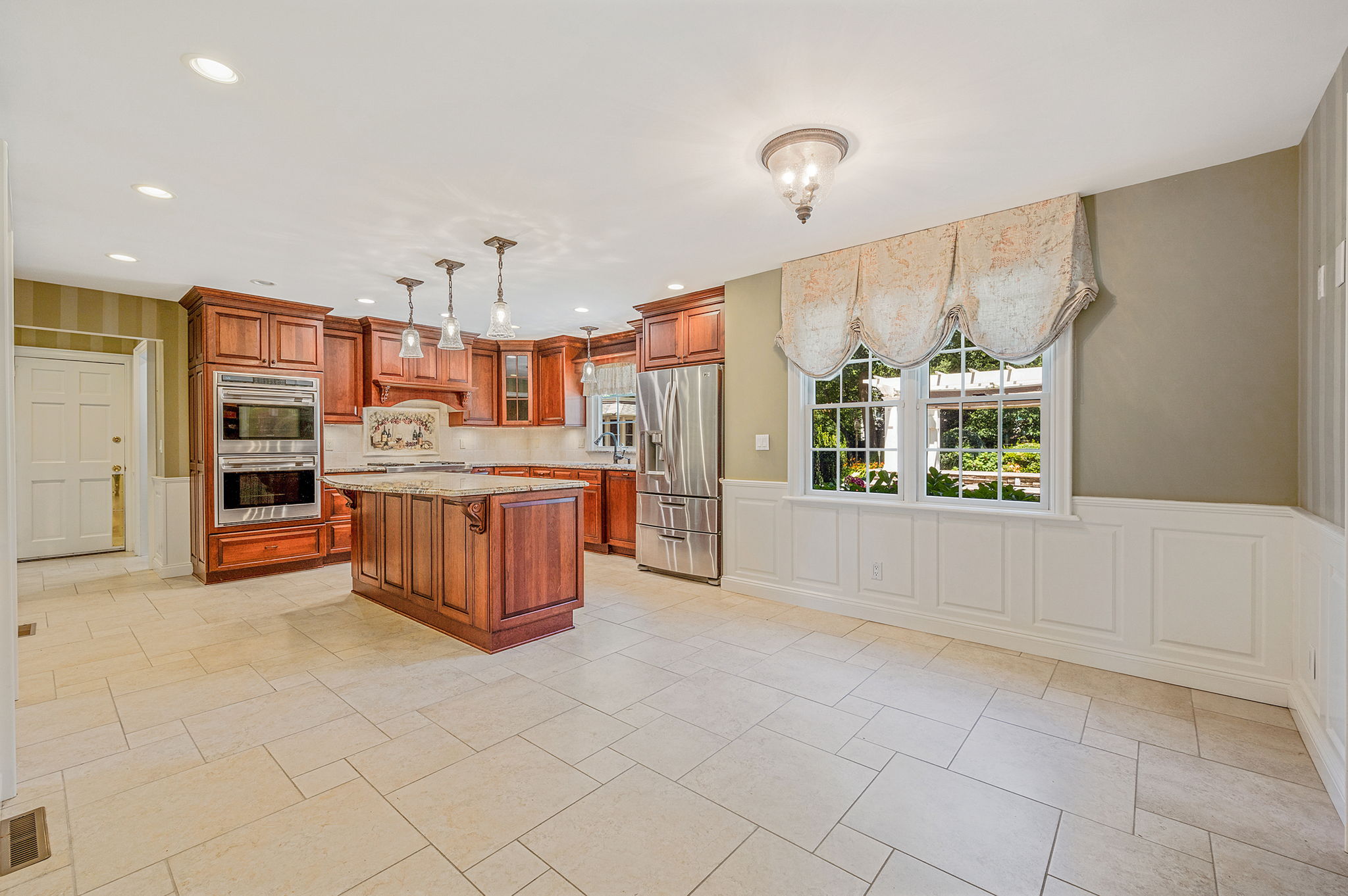 Mount Sinai, New York, 11766, United States, 4 Bedrooms Bedrooms, ,3 BathroomsBathrooms,Residential,For Sale,1924395